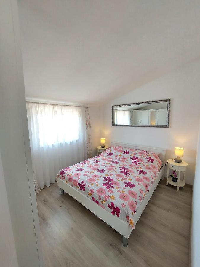 Apartman Ana Štinjan Buitenkant foto