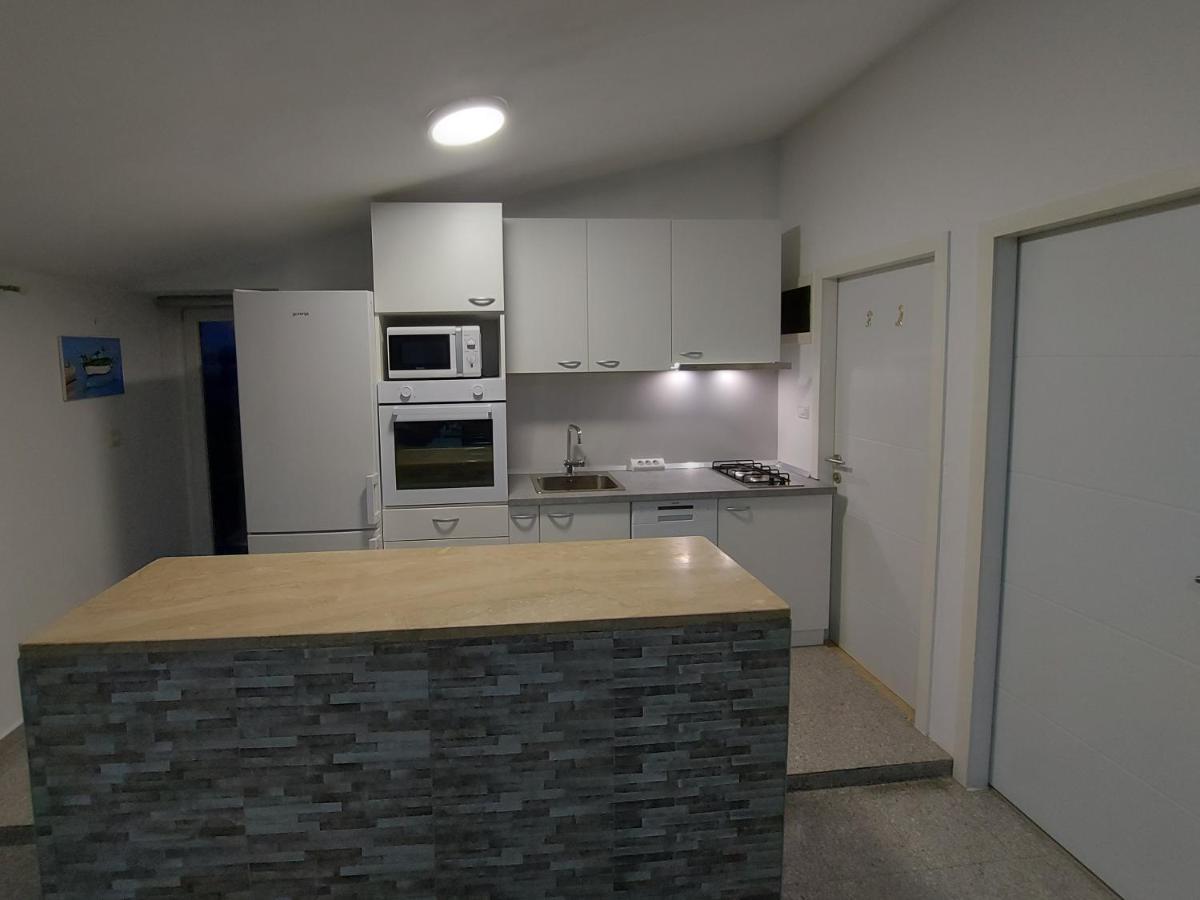 Apartman Ana Štinjan Buitenkant foto