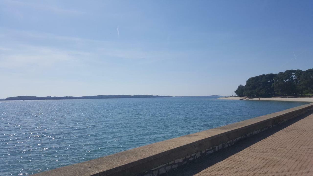 Apartman Ana Štinjan Buitenkant foto